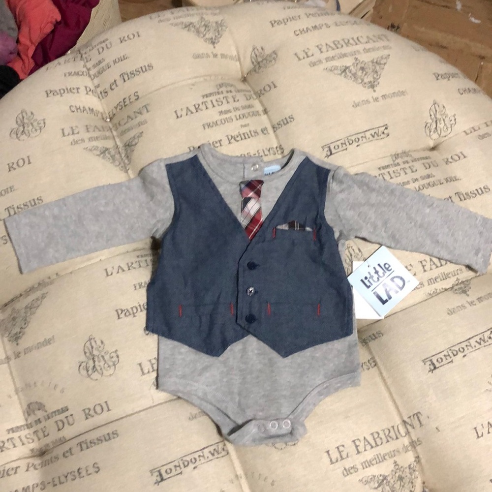 NWT Little Lad bodysuit size 6/9 months